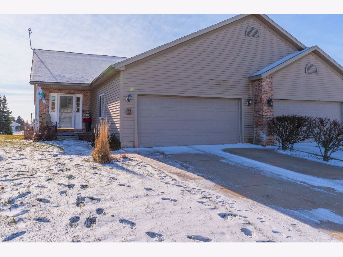 Homes & Condos & Townhomes Sold Windham Bloomington Illinois, 3 Grape Vine