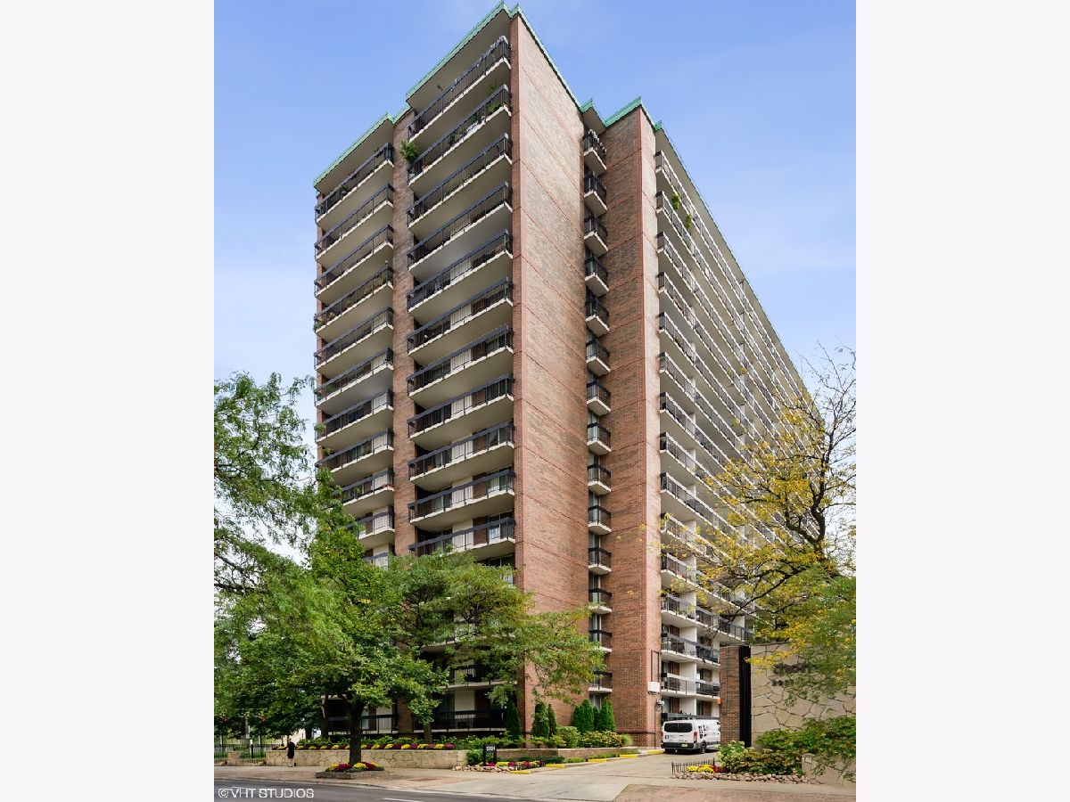 Condominiums Sold Thorndale Beach Chicago Illinois, 5901 Sheridan