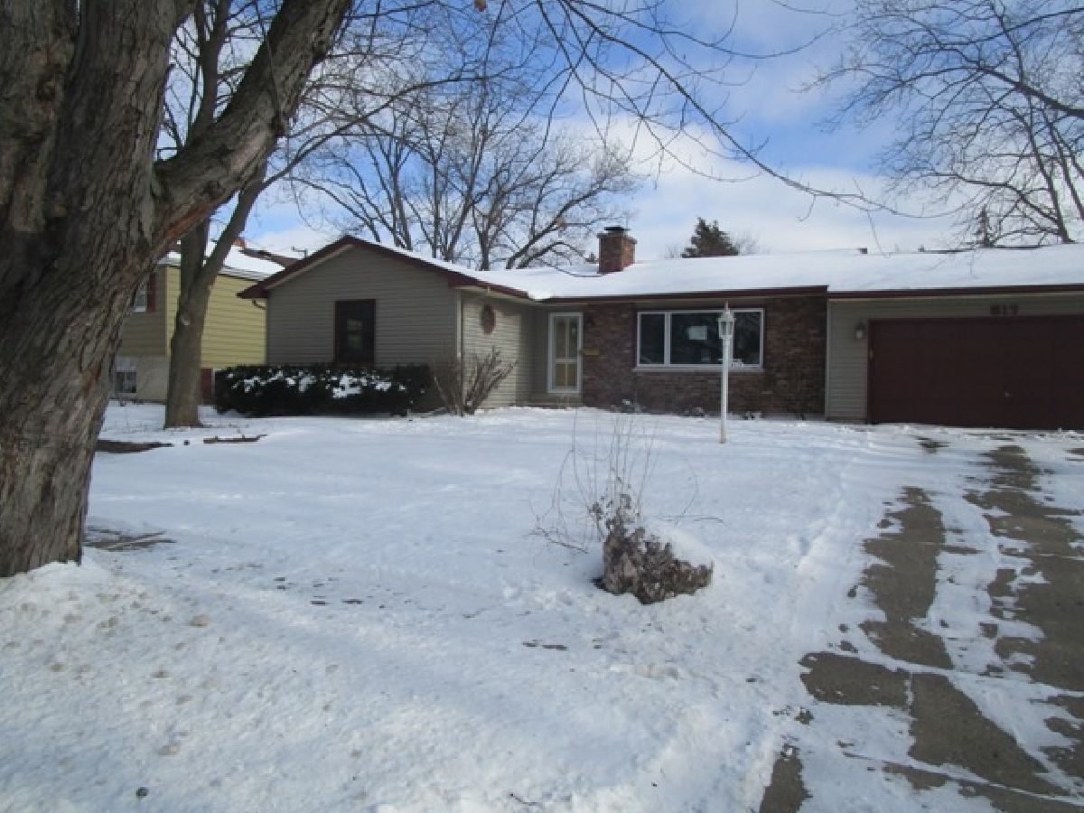 Homes Sold Parkway Estates Woodstock Illinois, 817 Gerry