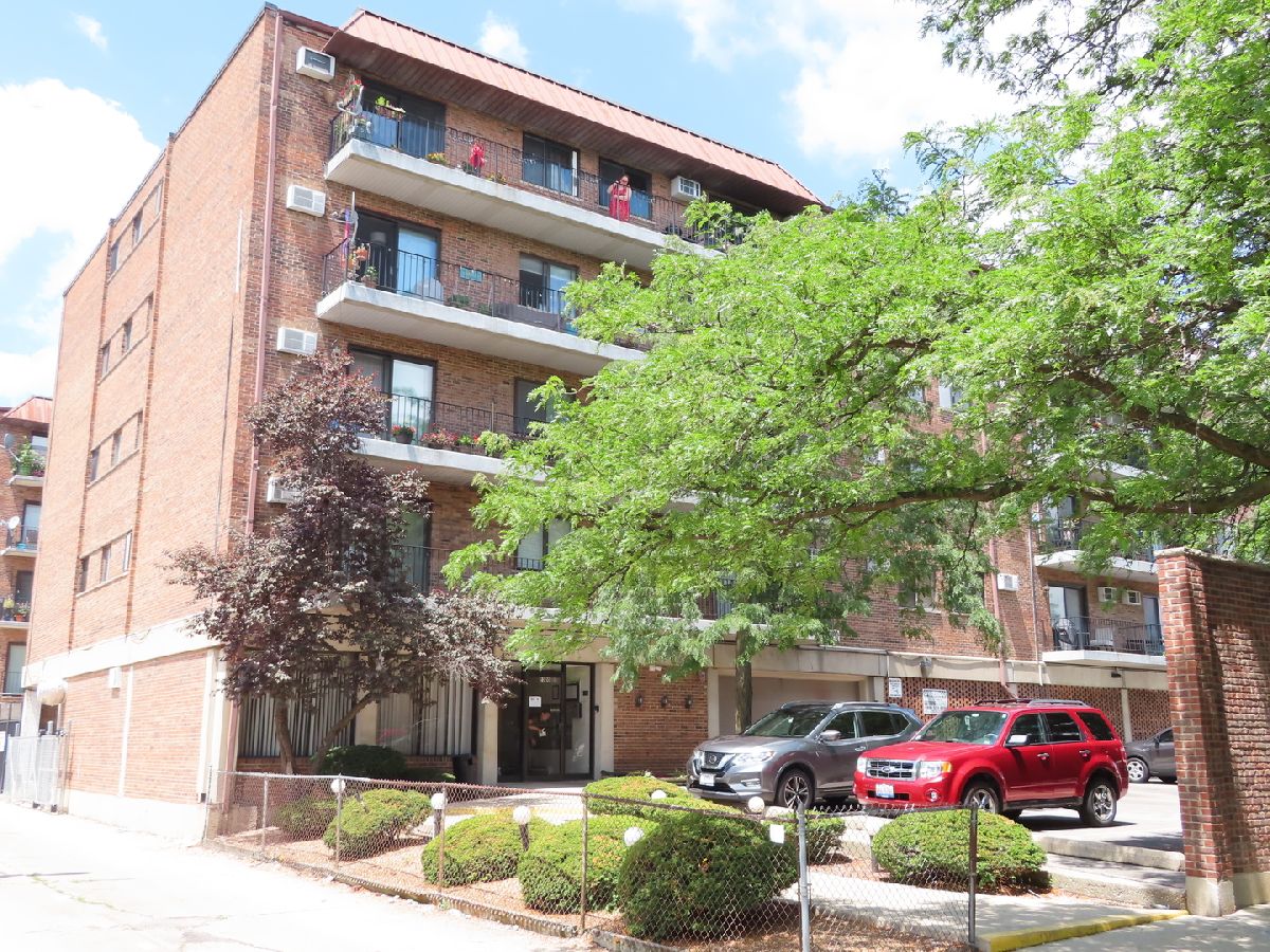Condominiums & Homes Rented Oakfield West Chicago Illinois, 2320 Nordica