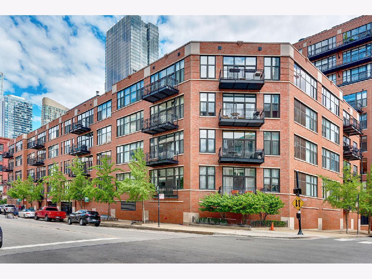 Condominiums Rented Union Square Lofts Chicago Illinois, 333 Hubbard