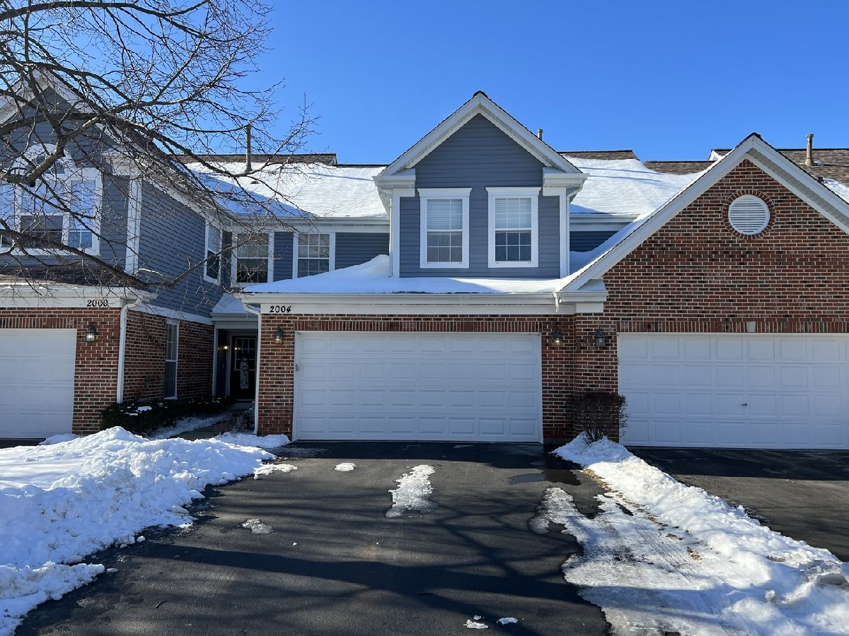 Townhomes & Condos & Homes Rented Lake Arlington Arlington Heights Illinois, 2004 Silver Lake