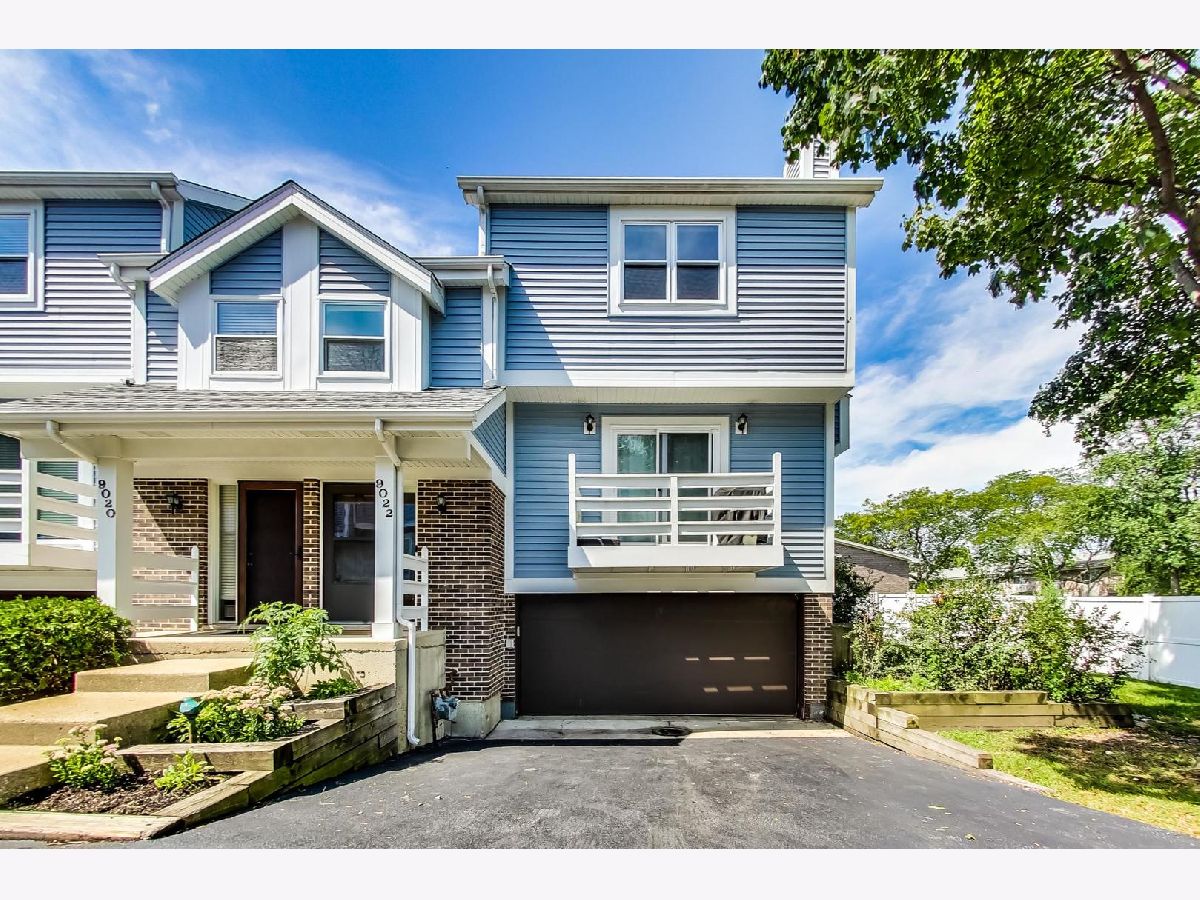 Townhomes & Homes Sold Abbey Lane Des Plaines Illinois, 9022 Abbey