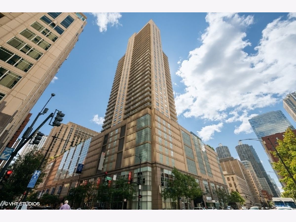 Condominiums Sold Grand Plaza Chicago Illinois, 545 Dearborn