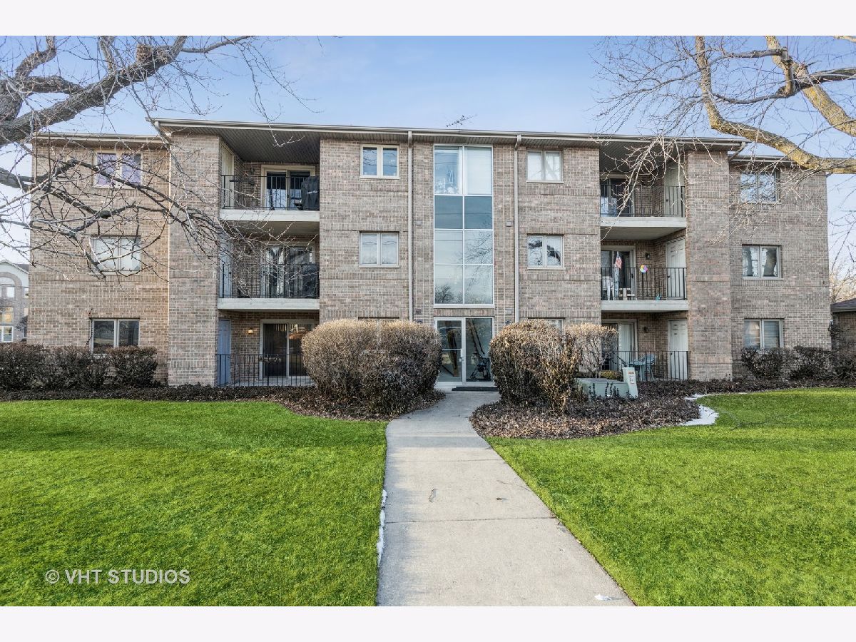 Condominiums Sold Martha Ridge Chicago Ridge Illinois, 10288 Southwest