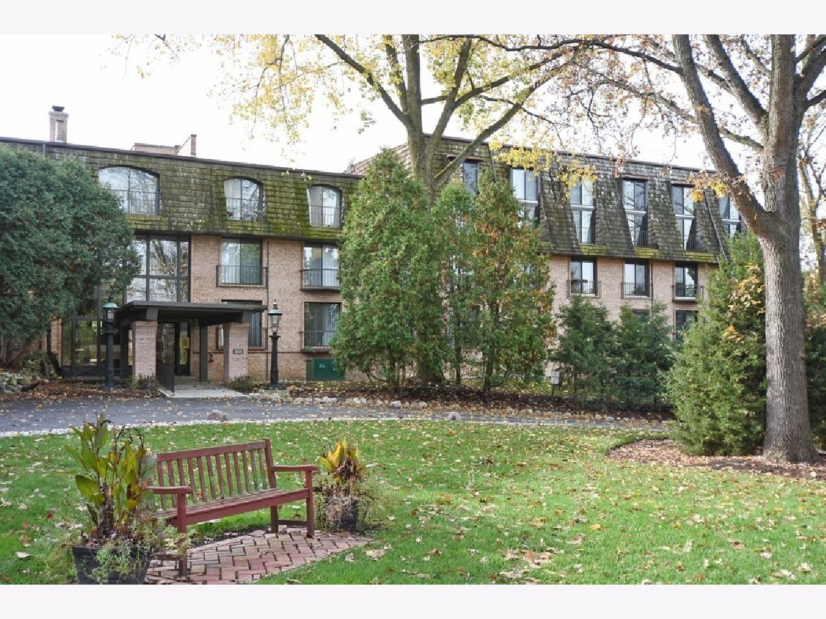 Condos & Townhomes Rented Arbors At Barrington Barrington Illinois, 600 Russell