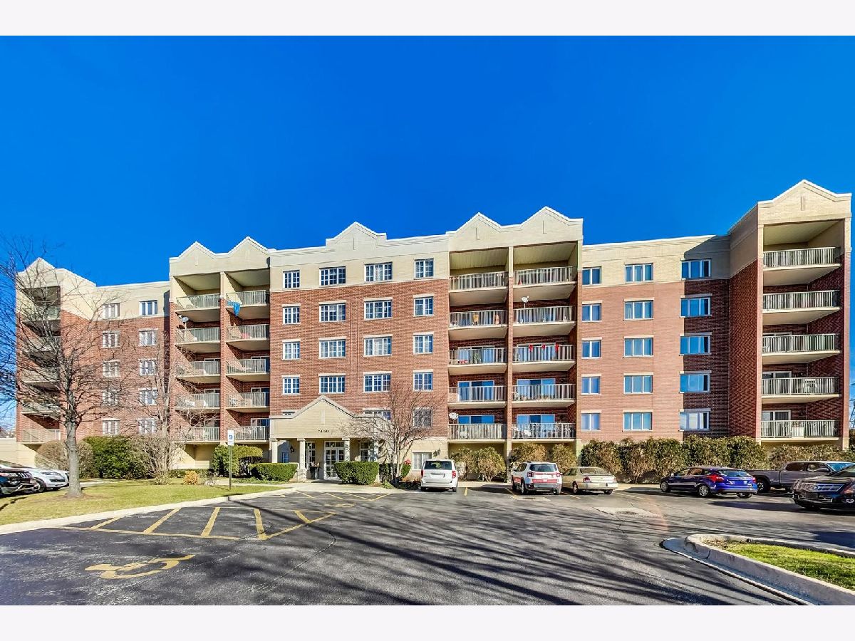Condos & Townhomes Sold Lincoln Ridge Skokie Illinois, 7450 Lincoln