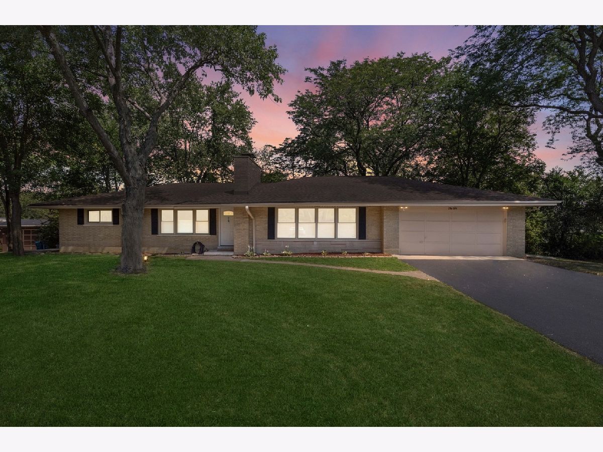 Homes Rented Glen Ellyn Woods Glen Ellyn Illinois, 23W050 Hackberry