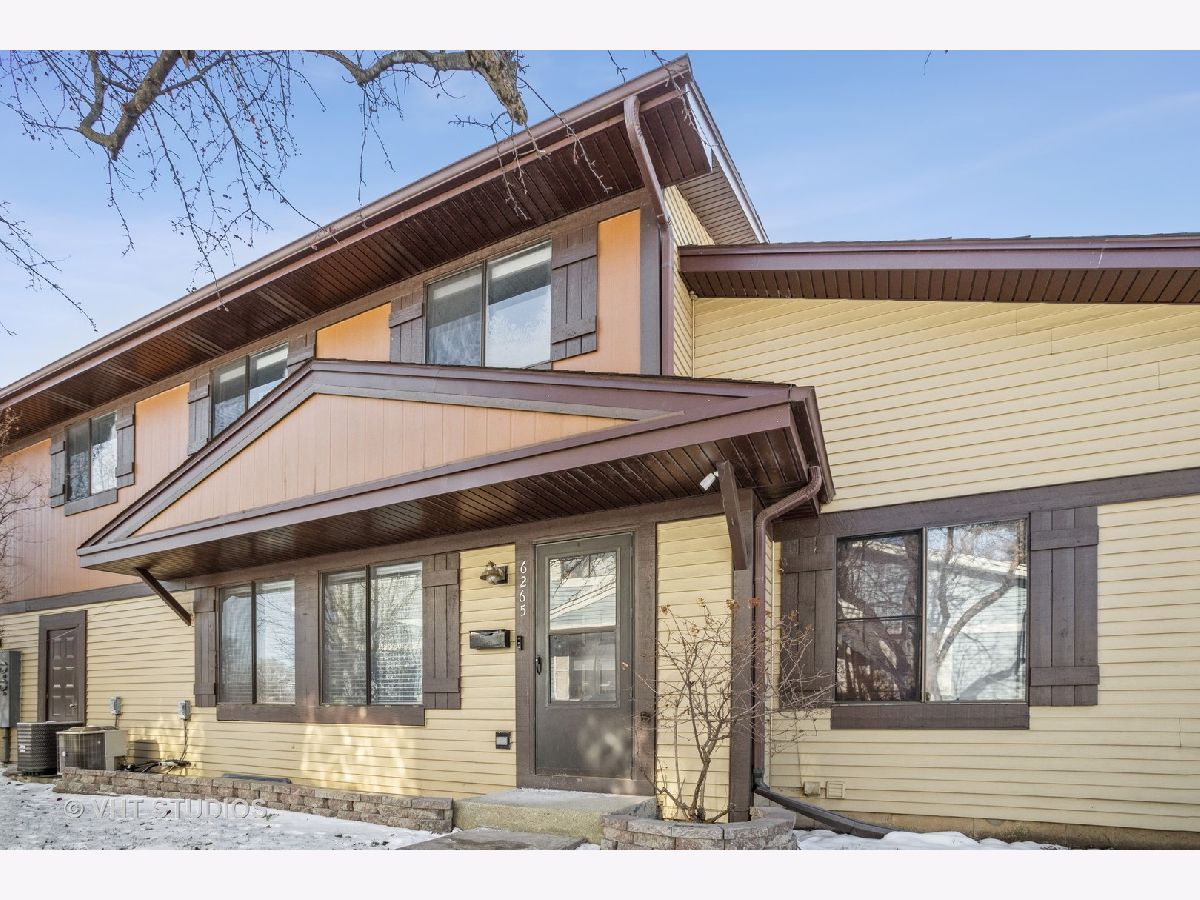 Townhomes & Condos Sold The Glens Hanover Park Illinois, 6265 Kit Carson