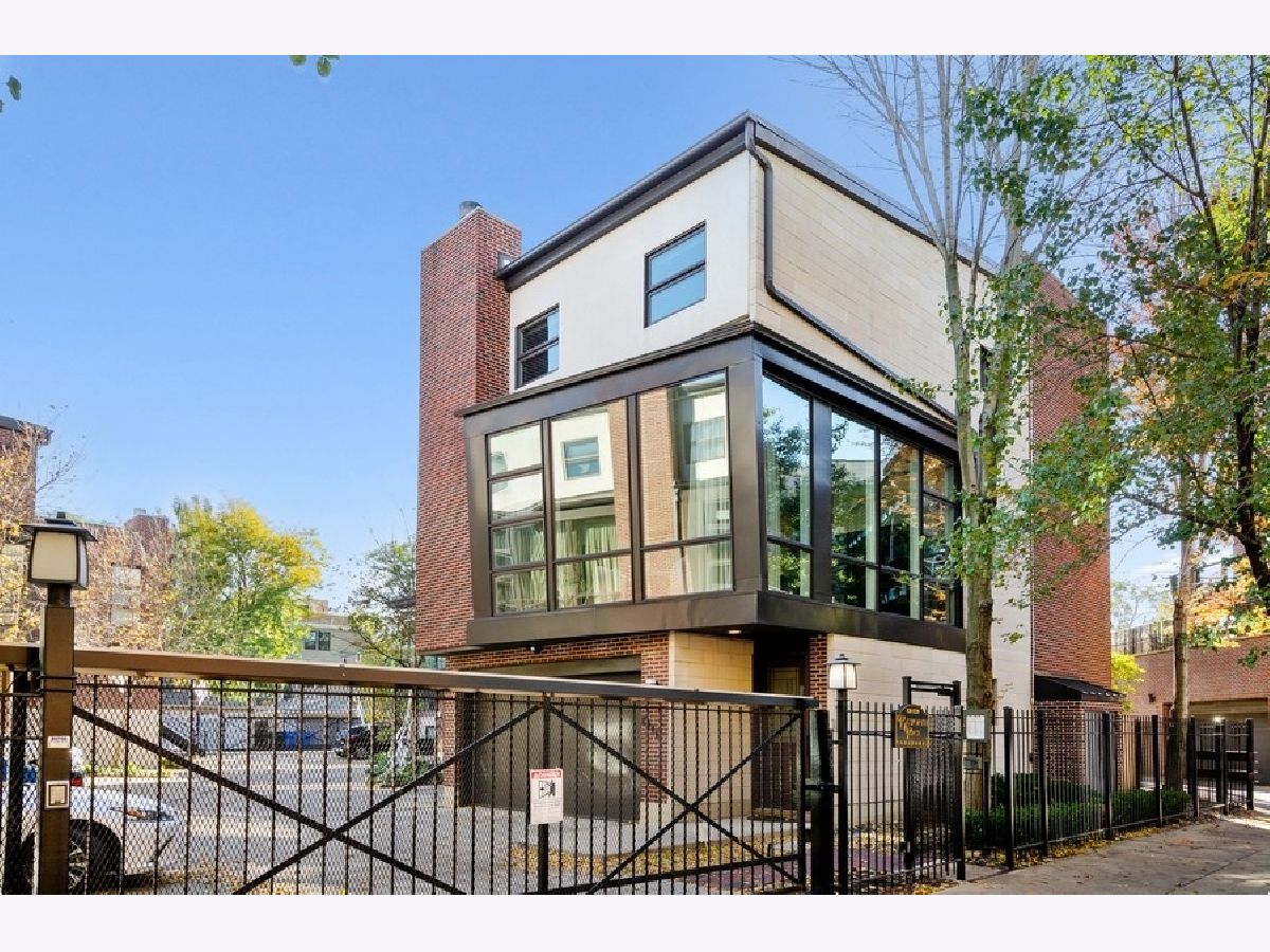 Townhomes Sold Bosworth Place Chicago Illinois, 2311 Bosworth