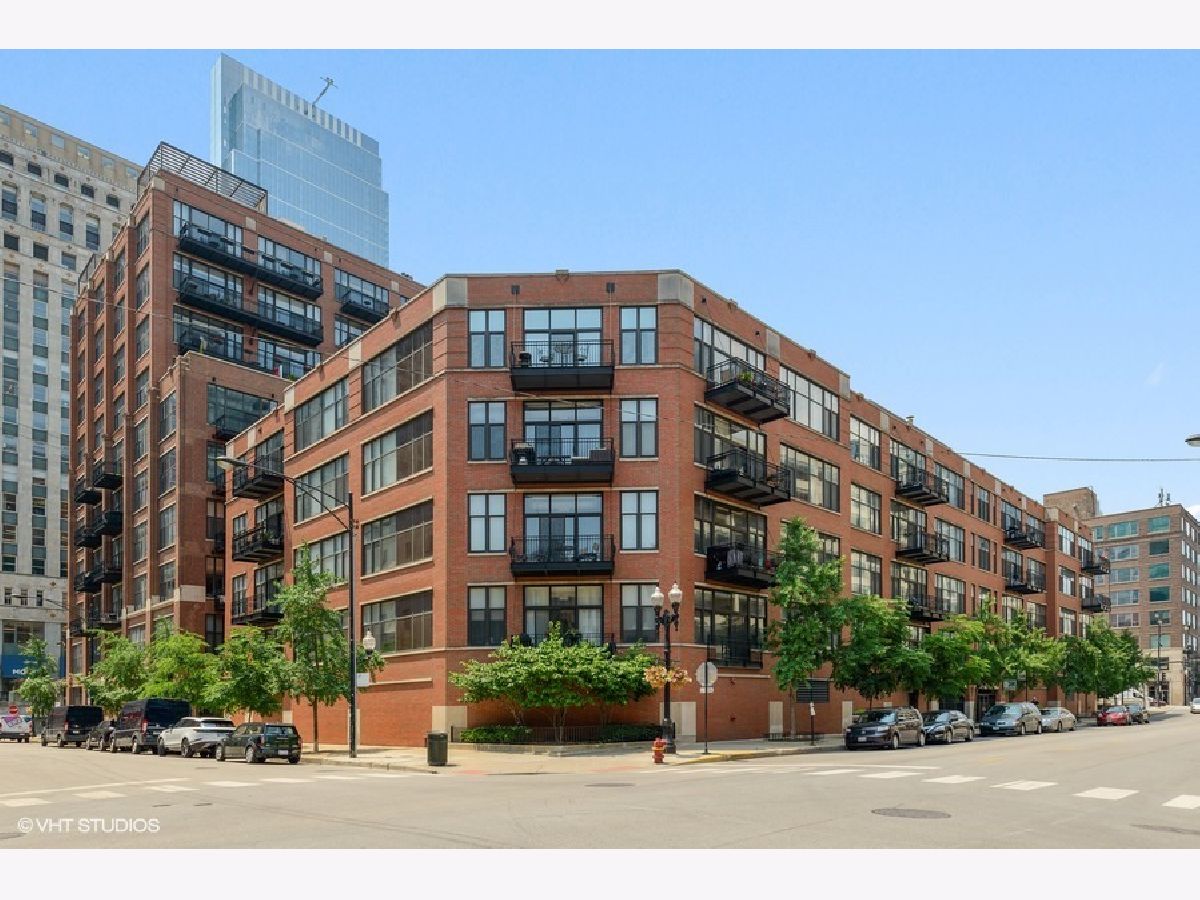 Condominiums Rented Union Square Lofts Chicago Illinois, 333 Hubbard