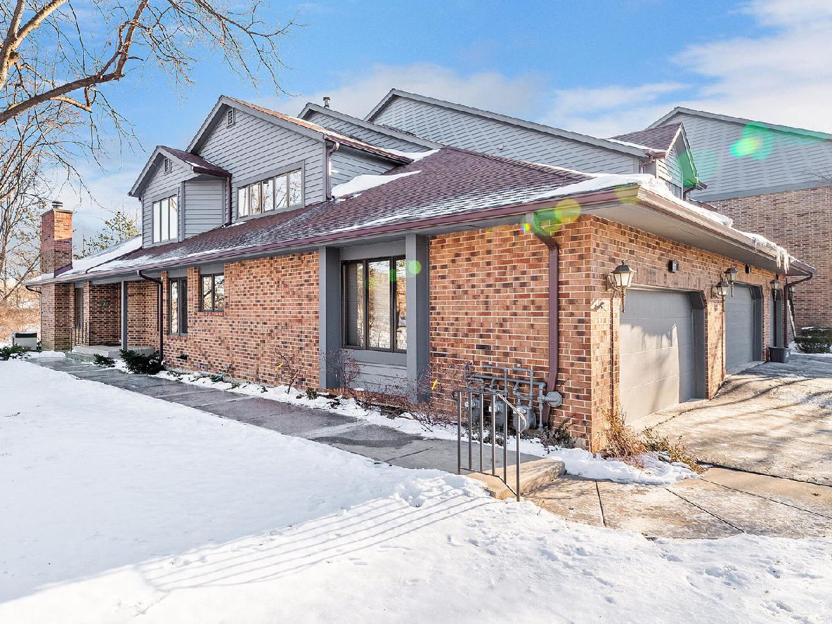 Townhomes Sold Mistwood Downers Grove Illinois, 1172 Mistwood