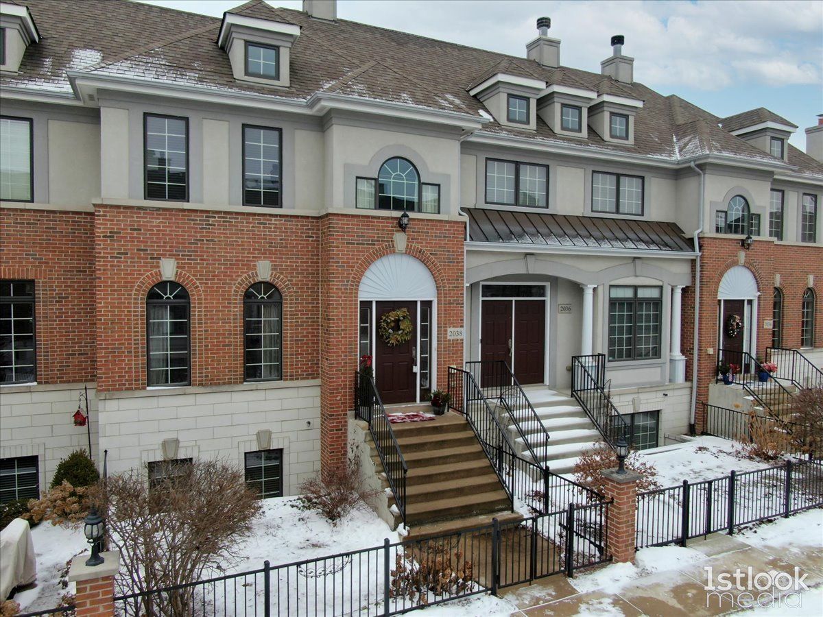 Townhomes Sold Astor Place Naperville Illinois, 2038 Alta Vista