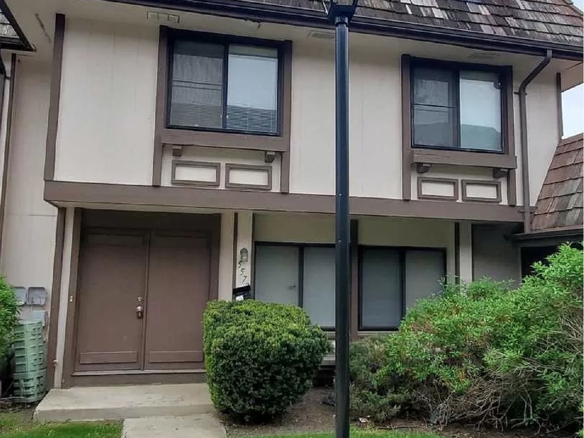 Townhomes & Condos Rented Tanglewood Hanover Park Illinois, 5573 Court F