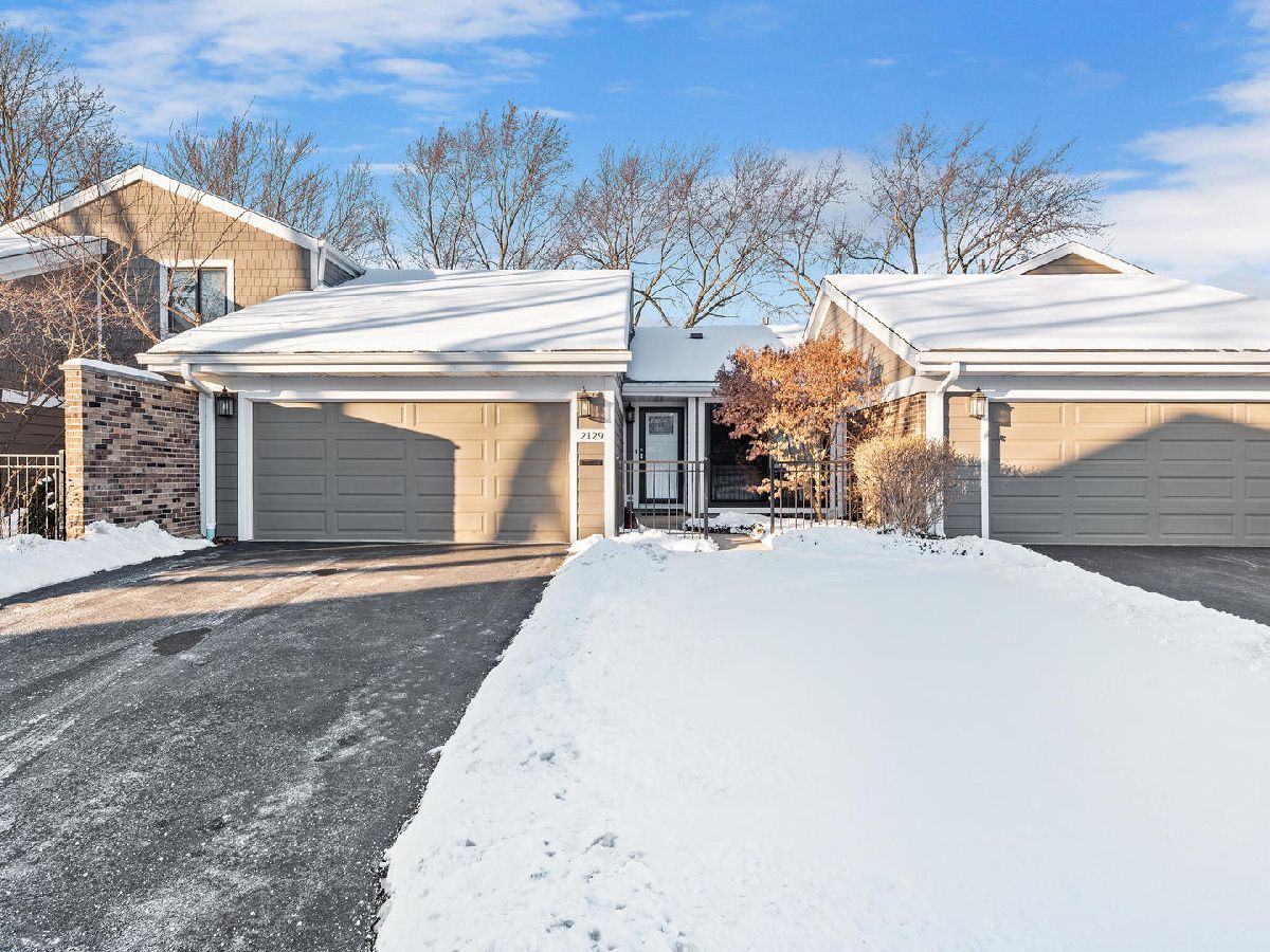 Townhomes & Condos & Homes Sold Streams Villa Wheaton Illinois, 2129 Fox Run