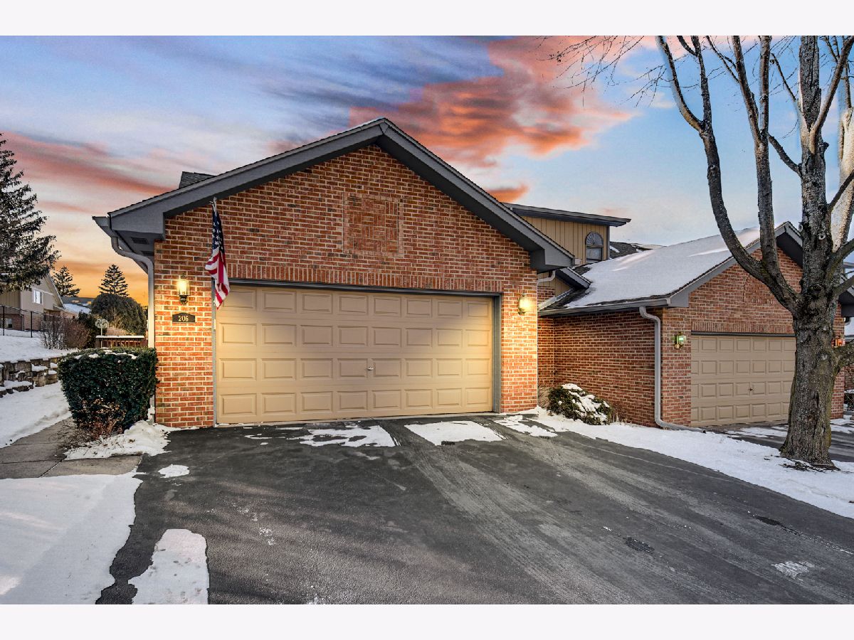 Townhomes Sold On The Park Bloomingdale Illinois, 206 Faith