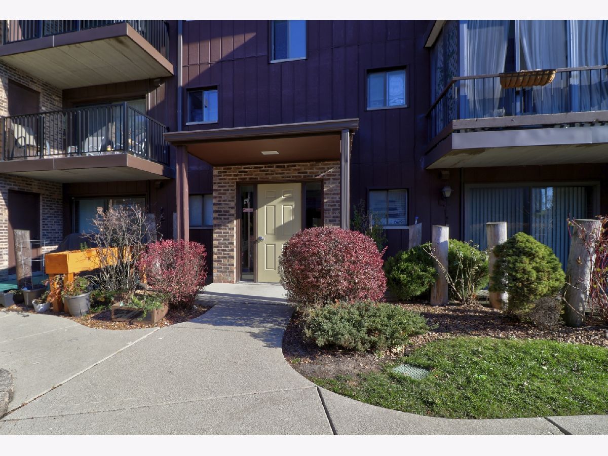 Condominiums Sold Piers Westmont Illinois, 63 64th