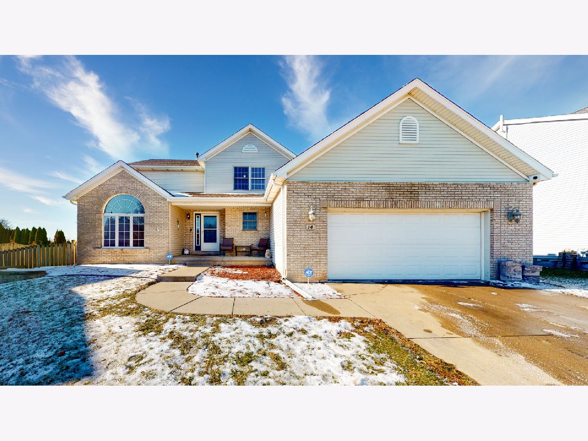 Homes & Condos & Townhomes Sold Garling Heights Bloomington Illinois, 14 Kleggstone