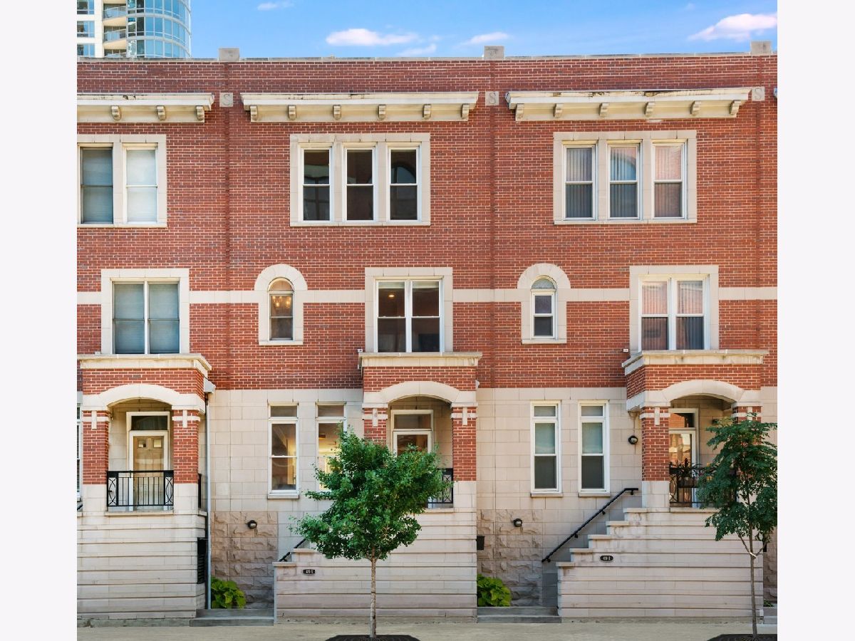 Townhomes & Condos Sold The Sexton Chicago Illinois, 419 Grand