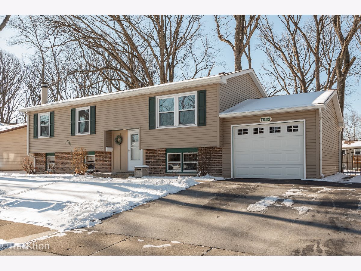 Homes Sold Forest Edge Woodridge Illinois, 7932 Oakview