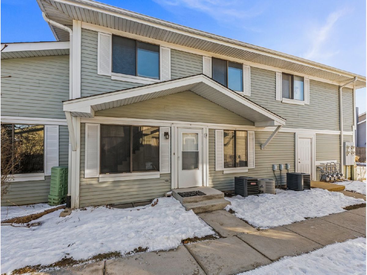 Townhomes & Condos Sold Winchester Warrenville Illinois, 2S771 Winchester
