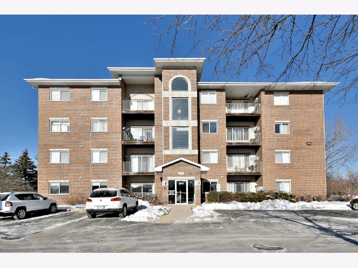 Condominiums Sold Amberwood Addison Illinois, 941 Swift