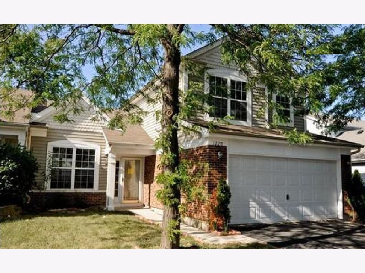 Homes & Townhomes Rented Cambridge Country North Mundelein Illinois, 1220 Manchester