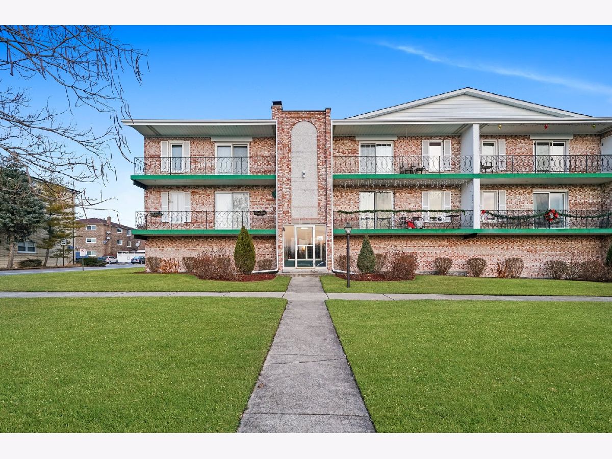 Condominiums Sold Moraine Villas Palos Hills Illinois, 11265 Roberts