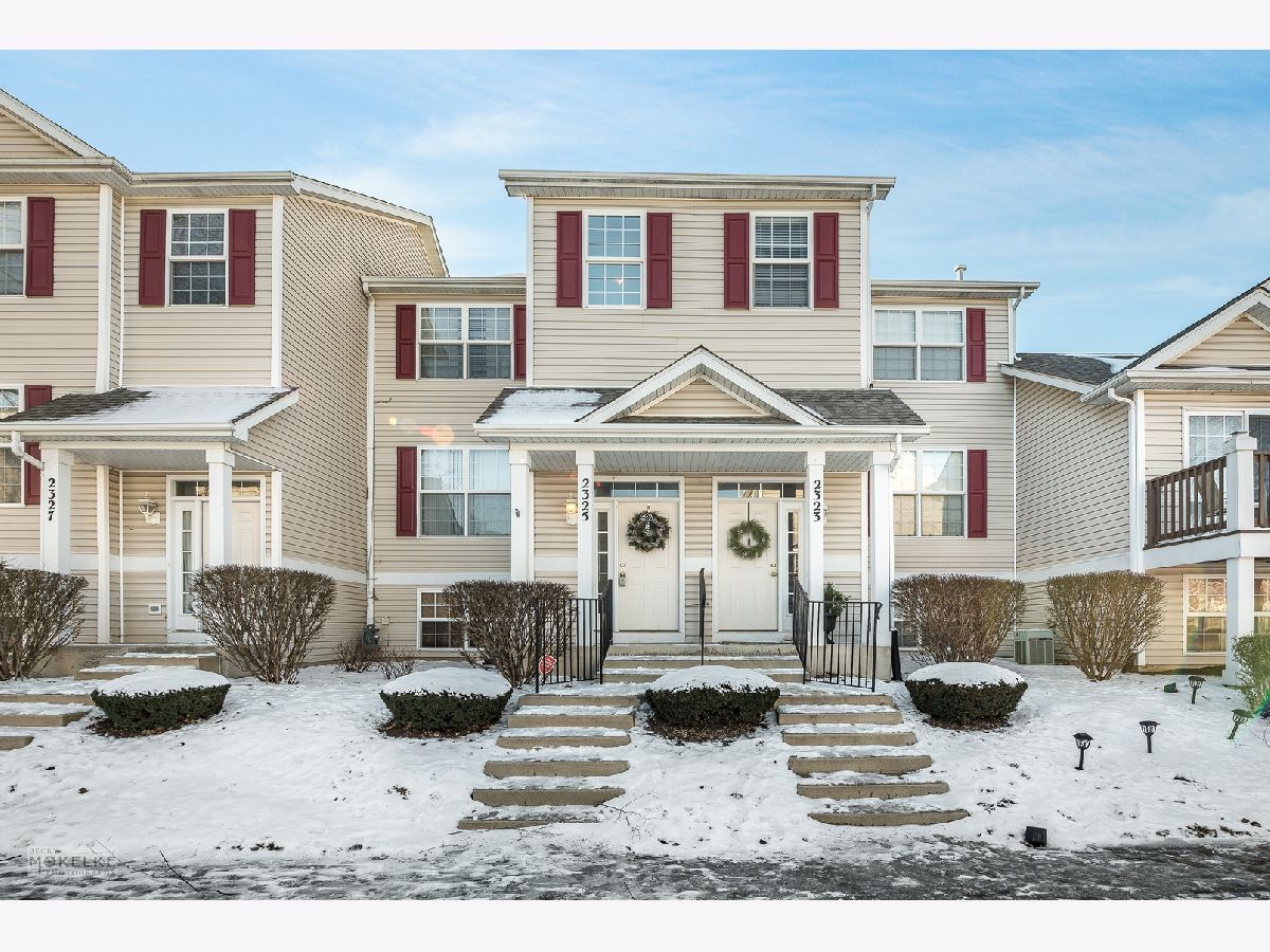 Townhomes & Homes Sold Wexford West Joliet Illinois, 2325 Graystone