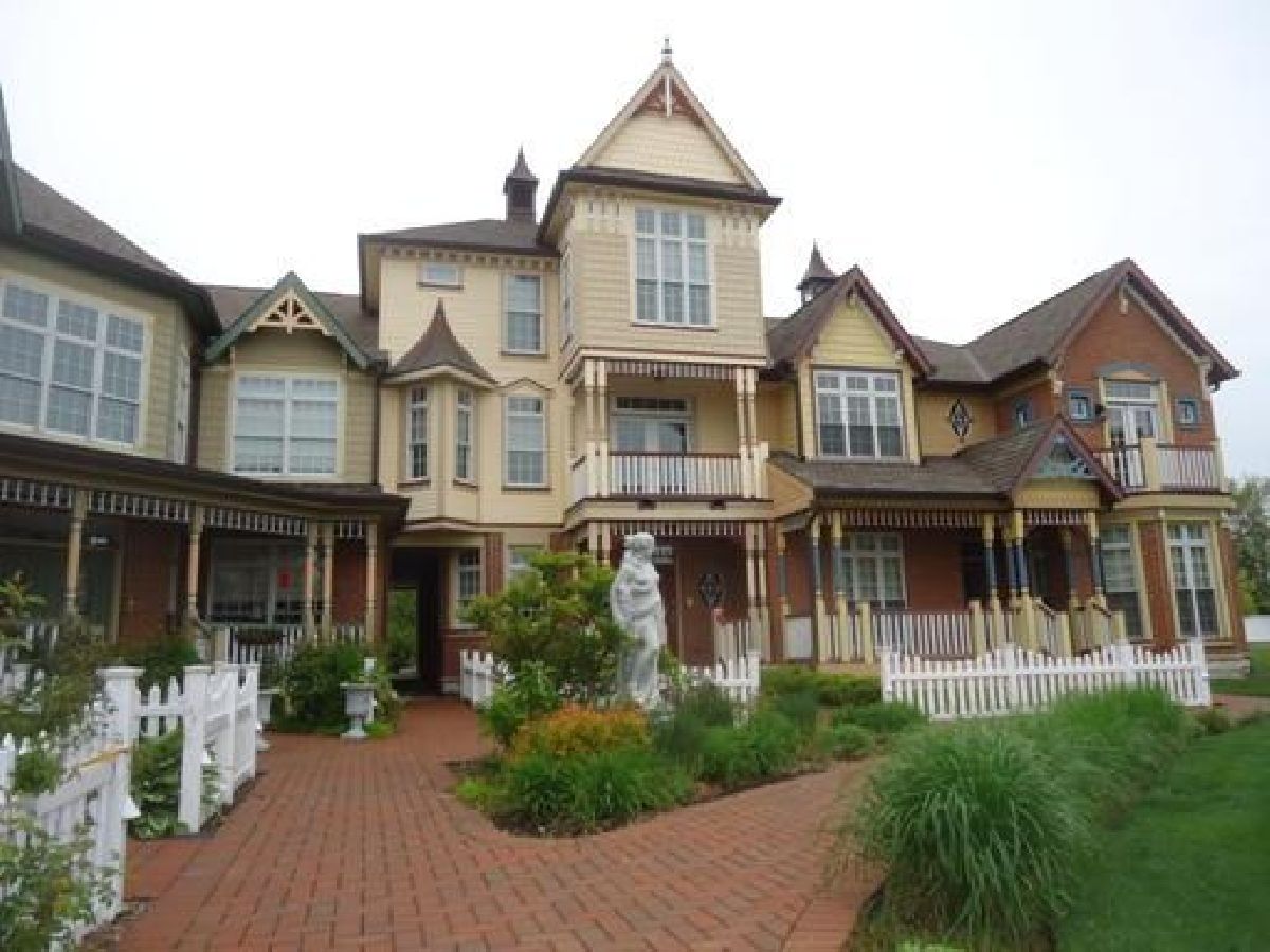 Townhomes & Condos Rented English Rows Naperville Illinois, 4133 Royal Mews