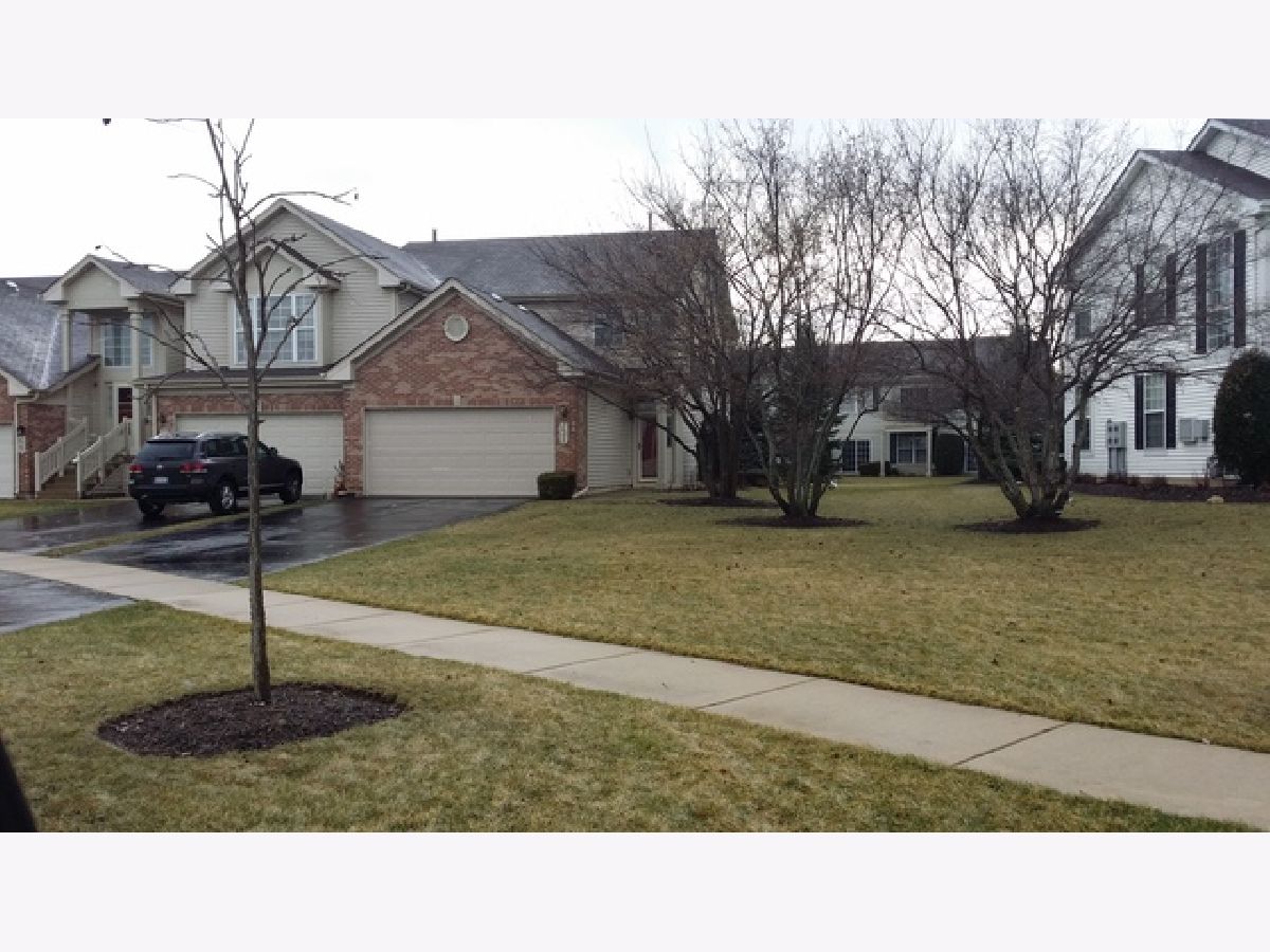 Townhomes Rented Stuarts Crossing St Charles Illinois, 731 Crossing