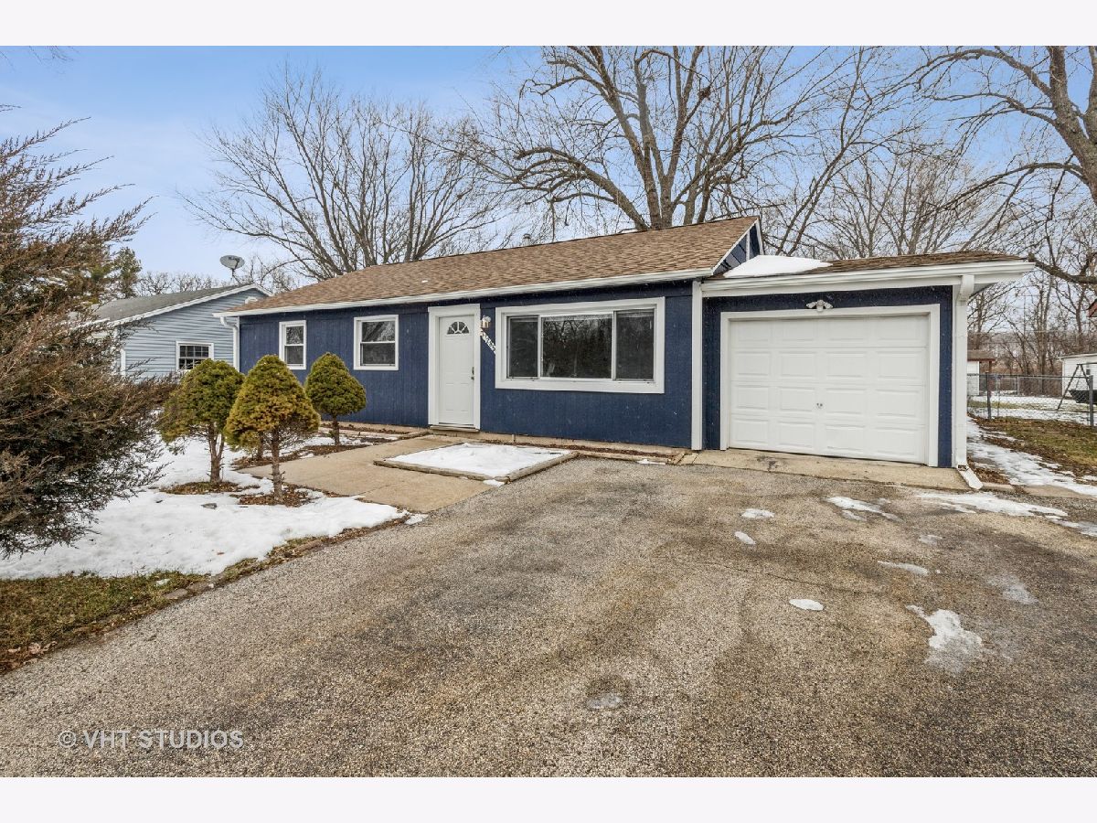 Homes & Condos & Townhomes Rented Fox Lake Hills Lake Villa Illinois, 37285 Piper
