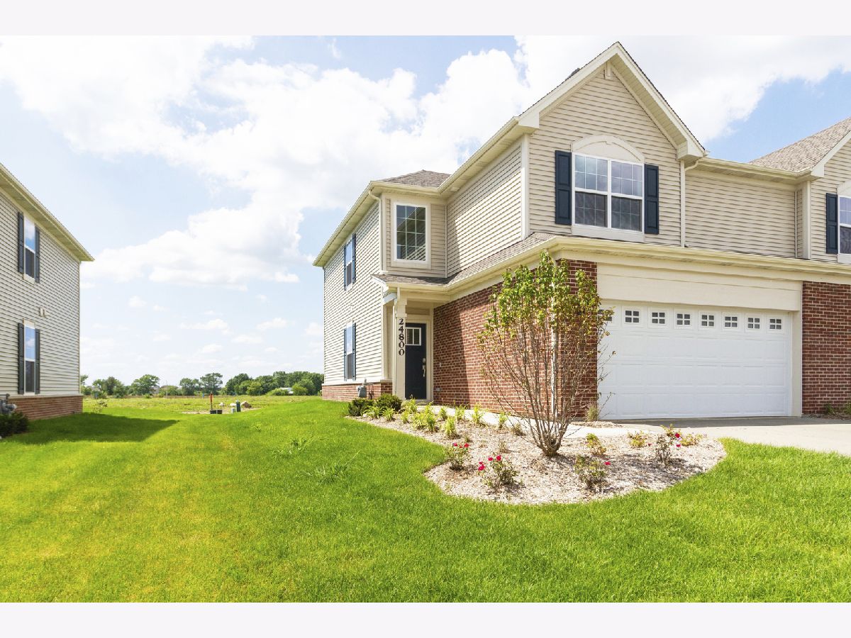 Stonegate Manhattan IL, Condos & Townhomes & Homes For Sale & For Rent