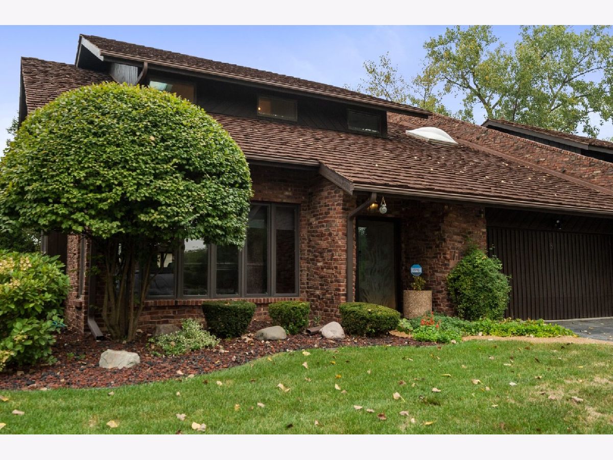 Townhomes & Condos & Homes Sold Hidden Lake Estates Palos Hills Illinois, 8 Lucas