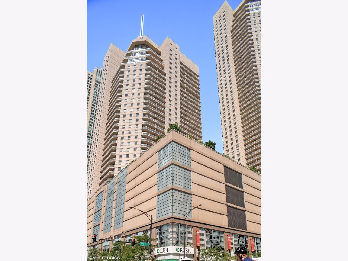 Condominiums Sold Grand Plaza Chicago Illinois, 545 Dearborn