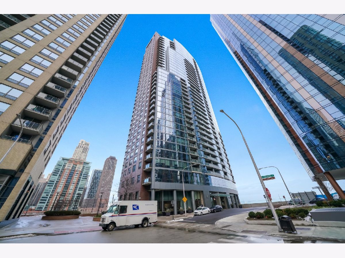 Condominiums Sold The Chandler Chicago Illinois, 450 Waterside