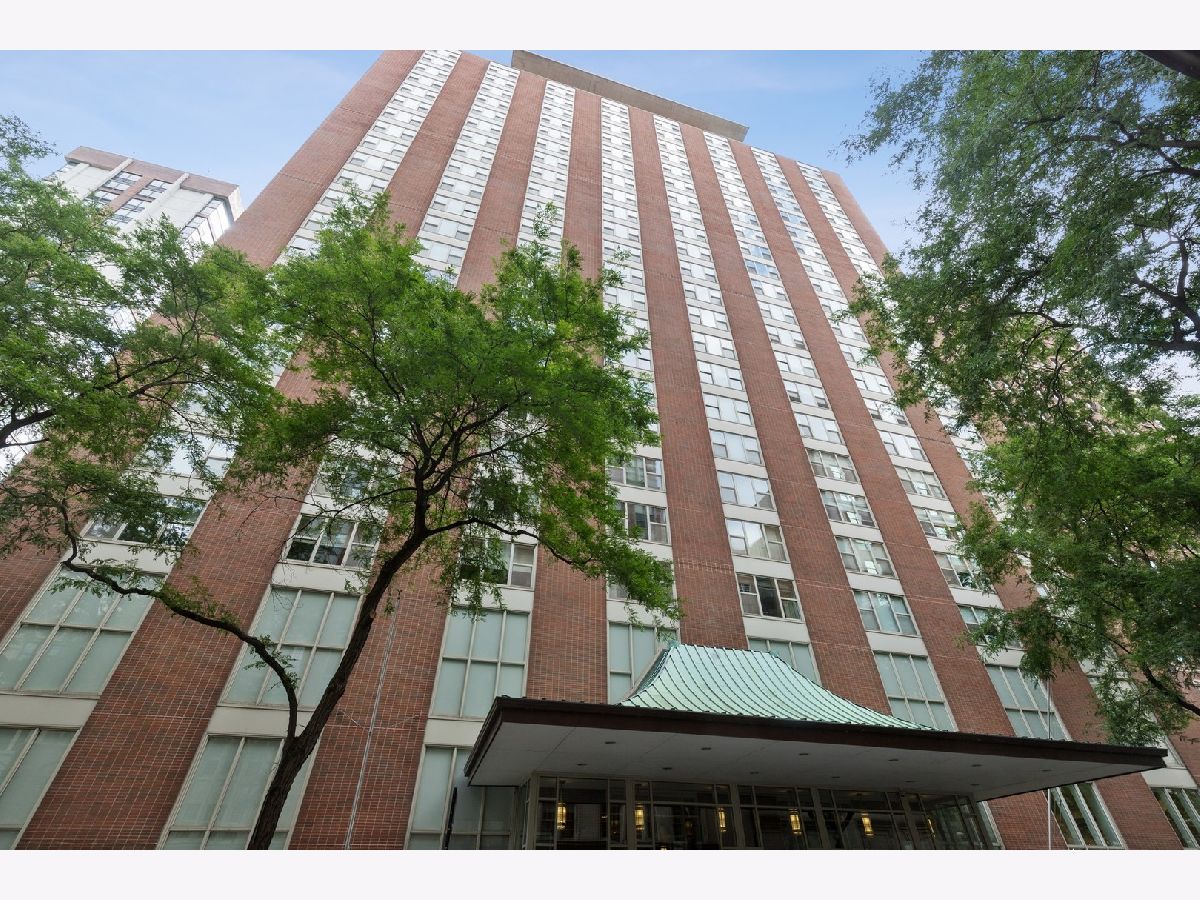Condominiums Sold Ambassador House Chicago Illinois, 1325 State