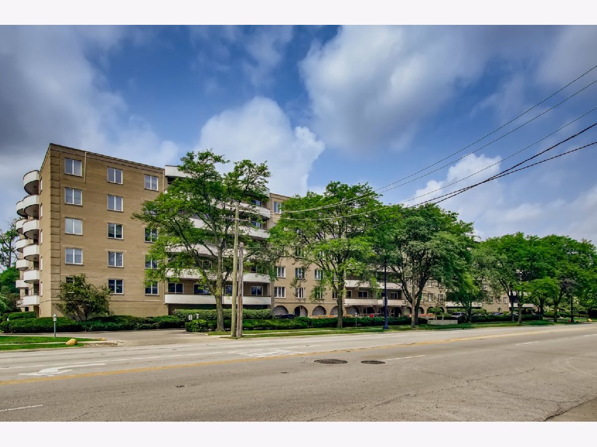 Condominiums Sold Regal Court Lincolnwood Illinois, 6400 Cicero