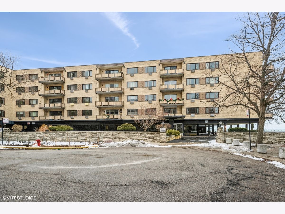 Condominiums Sold Stratford House Chicago Illinois, 1316 Fargo