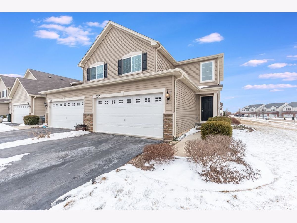 Condos & Townhomes & Homes Sold Tuscany Woods Hampshire Illinois, 732 Florence