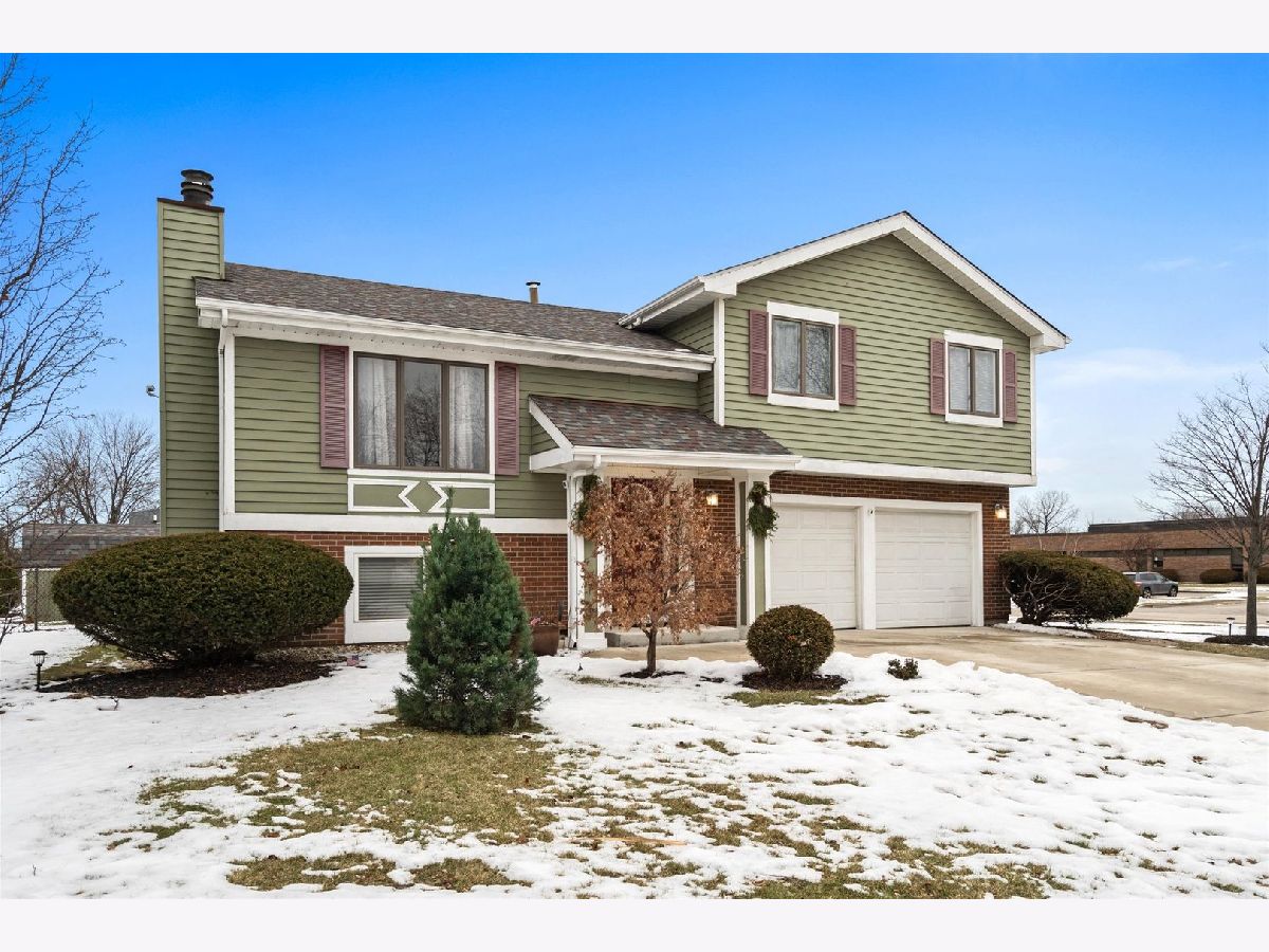 Condos & Townhomes & Homes Sold Woodland Trails Hanover Park Illinois, 3910 Windjammer
