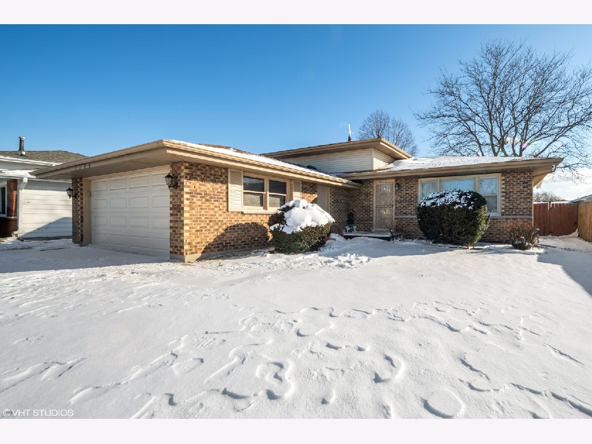 Homes Sold Knotting Gate Country Club Hills Illinois, 4057 Russet