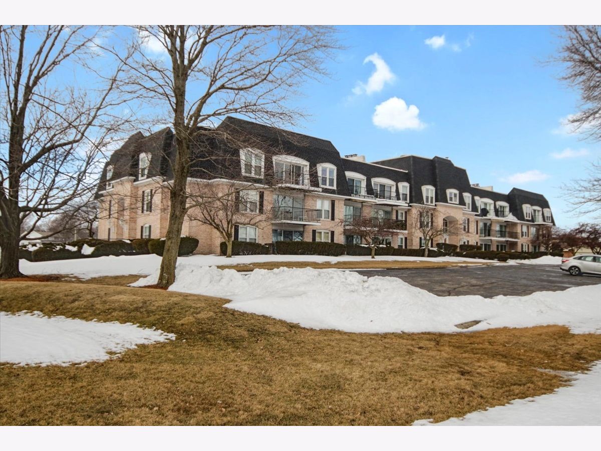 Condos & Townhomes Sold Chateaus Bloomington Illinois, 111 Rust