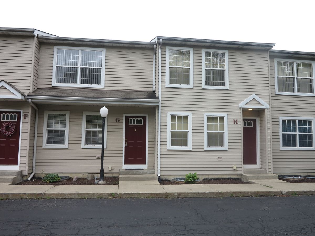 Townhomes Rented Castlebrook Townhomes Wauconda Illinois, 667 Liberty