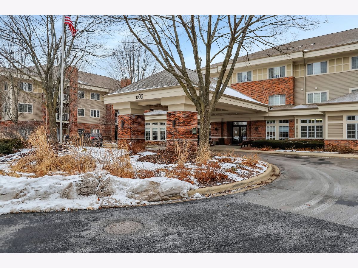 Condominiums Sold Village Green East Dundee Illinois, 605 Barrington