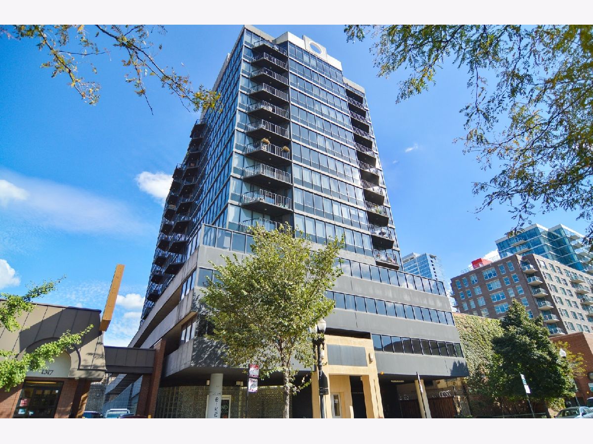 Condominiums Rented Michaels Terrace Chicago Illinois, 1309 Wells