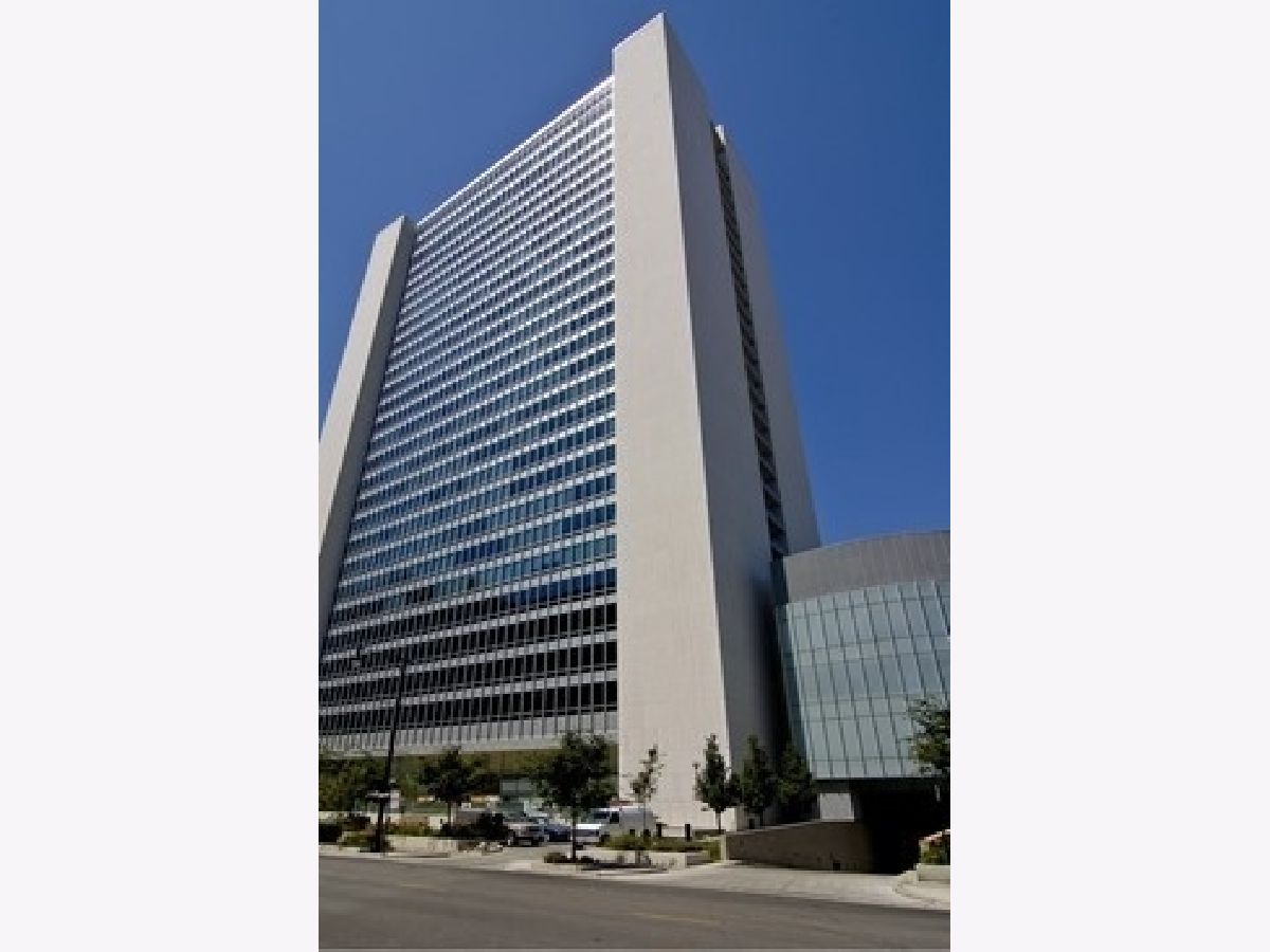 Condominiums Rented Montgomery Chicago Illinois, 500 Superior