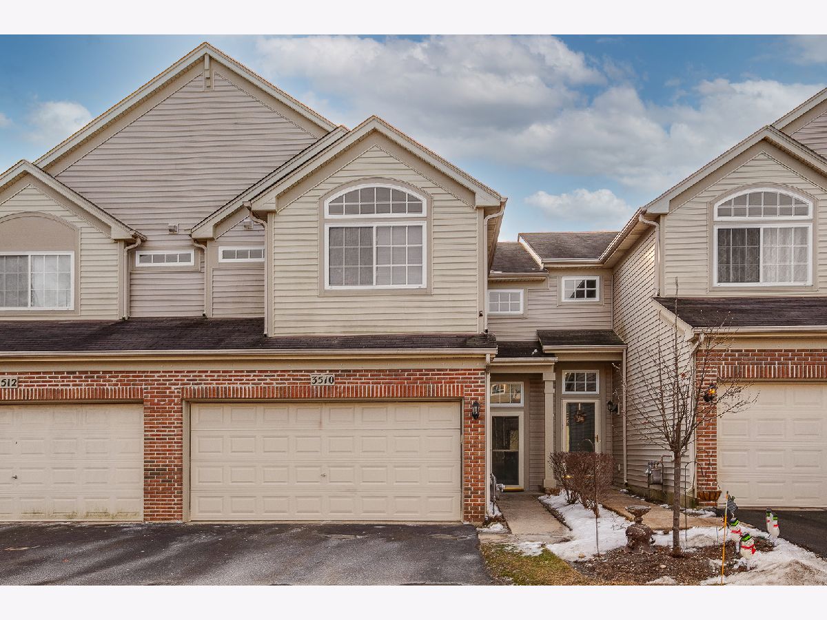 Townhomes Sold Shenandoah Townhomes Carpentersville Illinois, 3510 Blue Ridge