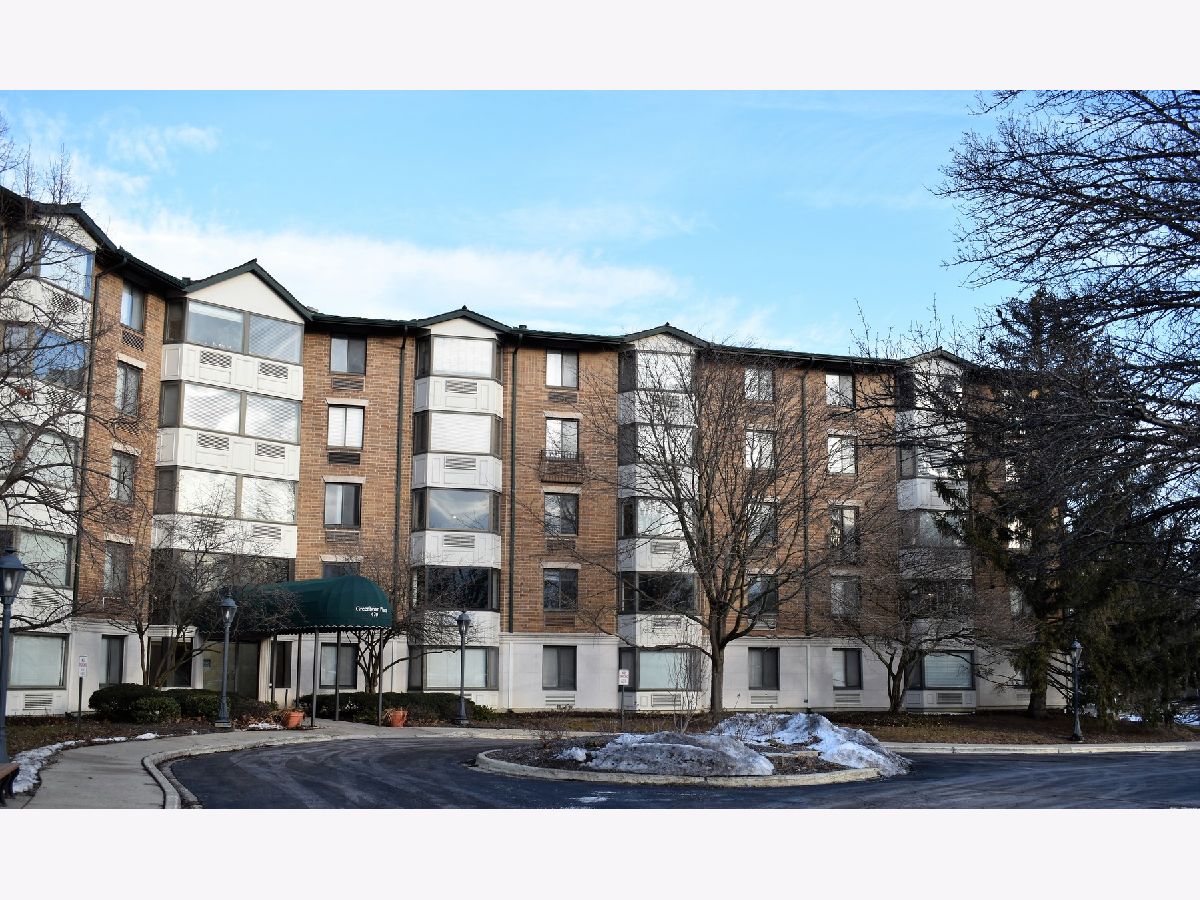 Condominiums Rented Greenbriar Place Glen Ellyn Illinois, 470 Fawell