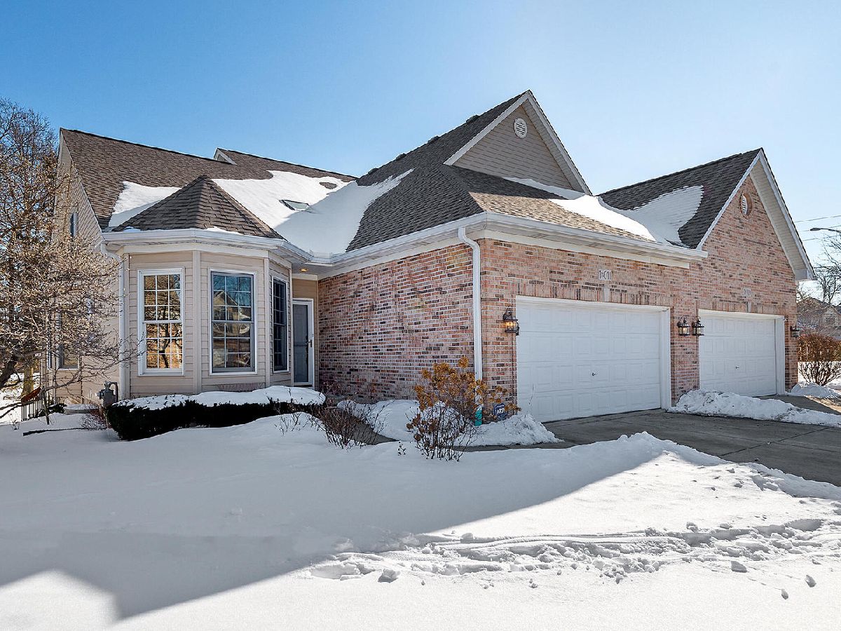 Townhomes Sold Mission Court Winfield Illinois, 1N011 Mission